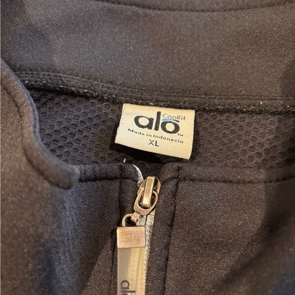 ALO Yoga Lightweight Black Jacket with Gray Accents - Picture 2 of 7